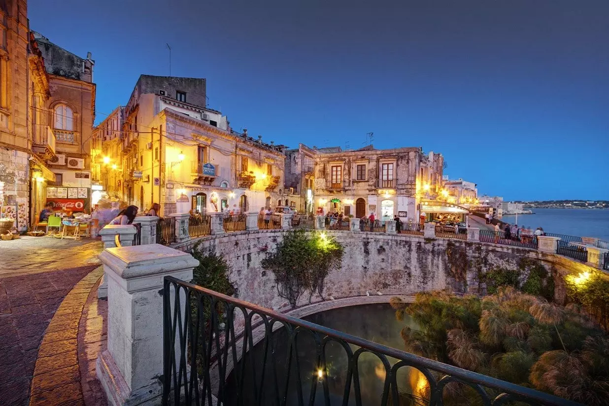 Siracusa-ortigia-1236x824